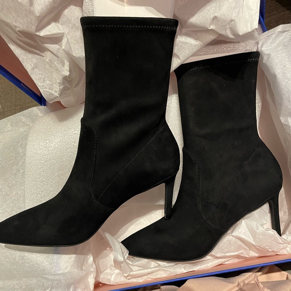 Stuart weitzman 75 stretch bootie size 5.5